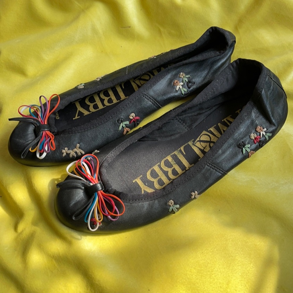 So cute embroidered Sam and Libby leather flats.